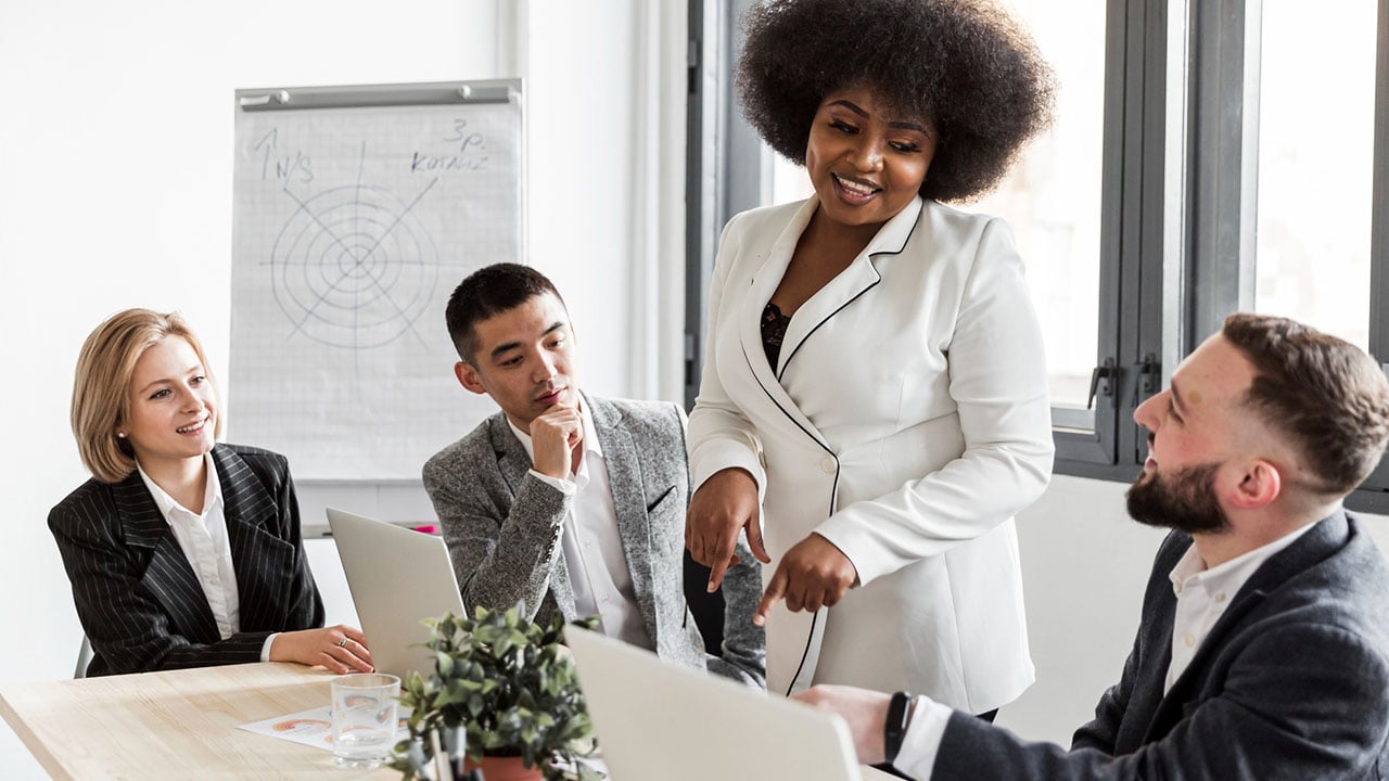 2-2-4_Human-Resources_16-9_03